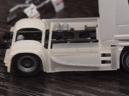 DD-105 - 3 D Druck Zubehör Iveco Seitenverkleidung incl Kotflügeln in 1:87