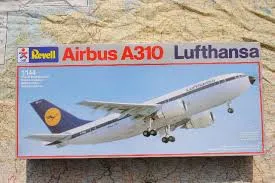 Revell 4224 Airbus A310 Lufthansa 1:144