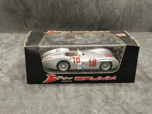 Brumm 25762 Mercedes-Benz R280 Nr. 18 - W196C J.M. Fangio 1954 in OVP, gebraucht, ohne sichtbare Schäden 1:43