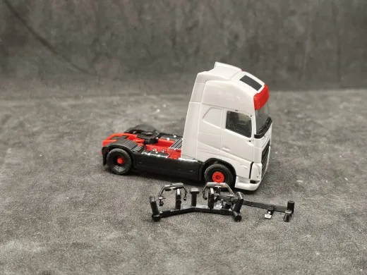 Herpa 962292 Volvo Aero GL XL Zugmaschine weiß / rot / schwarz 1:87 - 1 Stück SoMo
