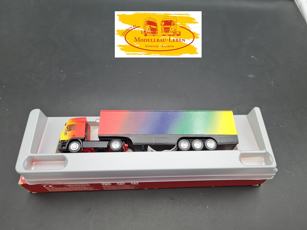 Herpa 407 Iveco Eurotech Sattelzug Regenbogen