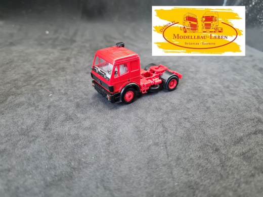 Herpa Zugmaschine MB SK rot