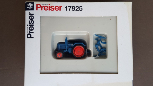 Preiser 17925 Ackerschlepper LANZ D 2416 schmale Bereifung