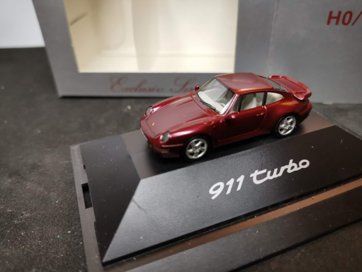 Herpa Porsche 911 Turbo weinrotmetallic 1:87