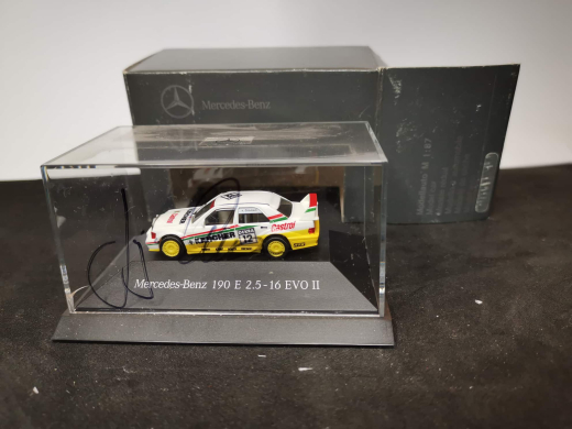 Herpa Mercedes-Benz 190 E 2.5-16 EVO II mit Original Autogramm - 1:87