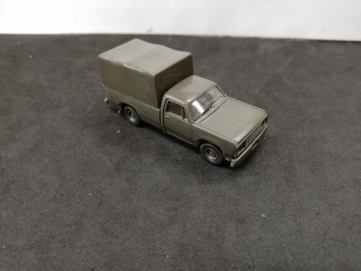 Roco 340 Dodge M880 1,25t 4x4 Pritsche/Plane 1:87