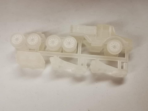 3D-M095 Zugmaschine für Panzertransport mit Zubehör 1:144