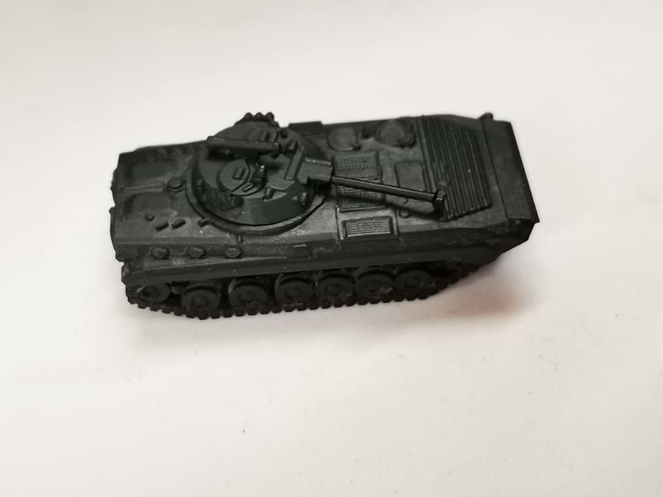 3D-M195 Schützenpanzer BMP 2 1:144