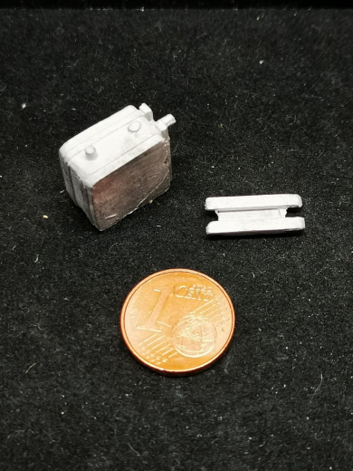 2020.25 Zubehör - 1:50 - Zusatz AdBlue Tank 15x12x8 mm - 1 Stück