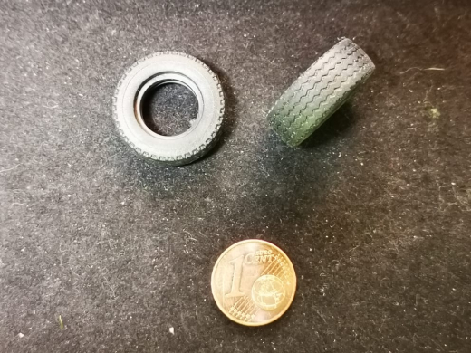 2020.69 Zubehör - 1:50 - Reifen 20,5 x 8mm / 12,5 mm Innenmaß - 1 Stück