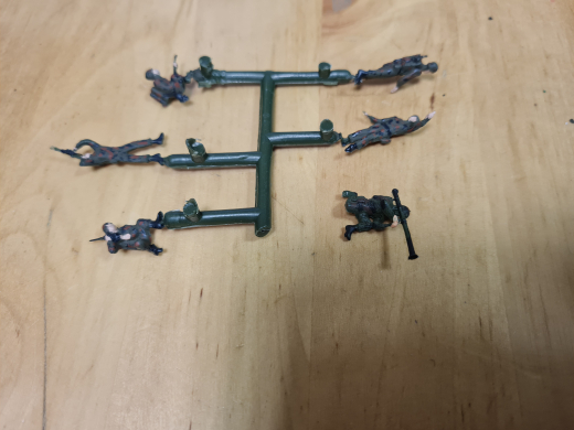 Roco 1411 6 Soldatenfiguren bemalt Version 1 1:87