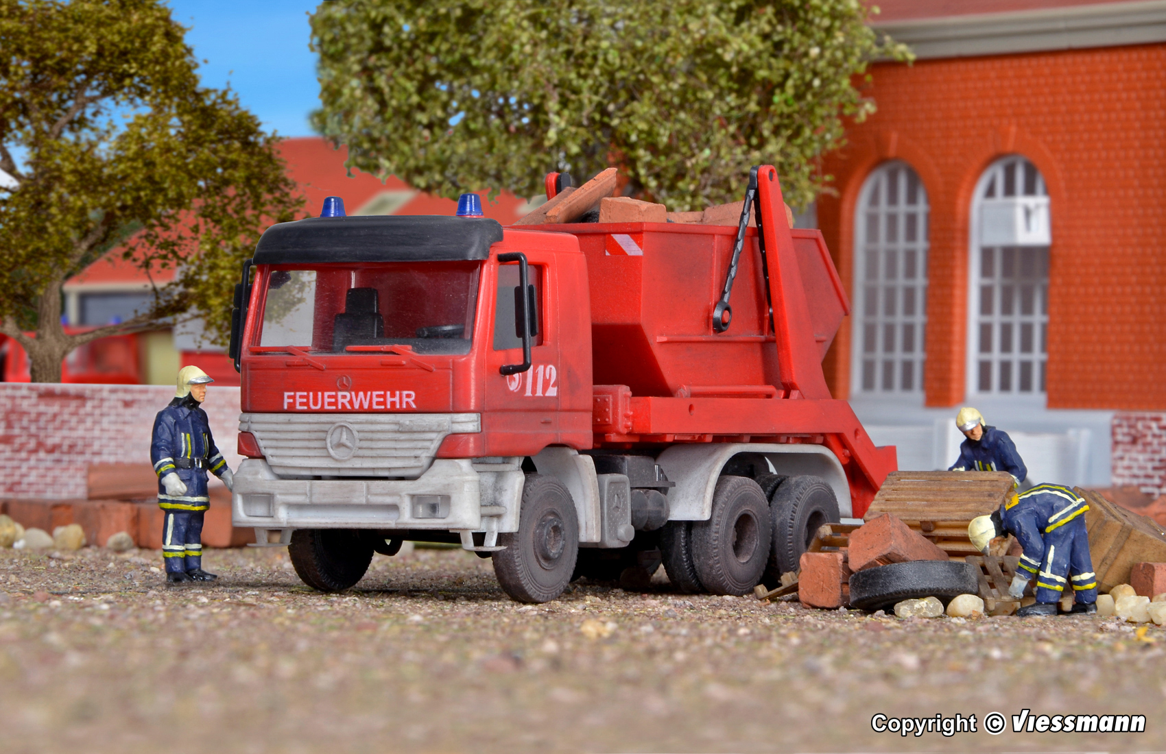 Kibri 18268 H0 Feuerwehr MB ACTROS Absetzkipper NEU in OVP 1:87