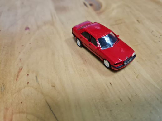 Herpa 0095 - Mercedes-Benz C220 rot gebraucht mit leichten Schäden