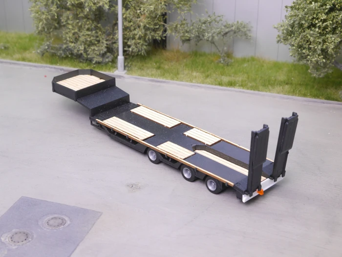 EM613 Bausatz Verbreiterung für Herpa Allrounder hell