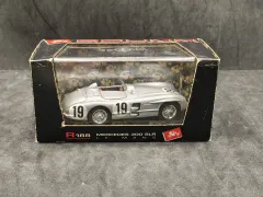 Brumm 257655 Mercedes-Benz R188 Nr. 19 - 300 SLR 24h Le Mans 1955 in OVP, gebraucht, ohne sichtbare Schäden 1:43