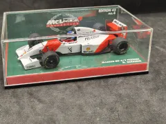 Minichamps 25774 McLaren MP4/9 Peugeot Mika Hakkinen 1:43