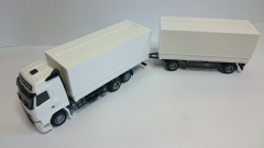 BM 250080 Volvo GL FH weiß mit Planen Hängerzug 3a / 2a