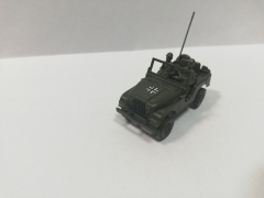 Roco Jeep mit Fahrer und Beifahrer 1:87