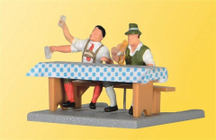 V-5024 E Motion - bewegtes Leben - zwei Biertrinker am Tisch 1 Stück , 1:87