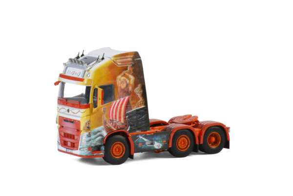 WSI 01-2593 Floro, VOLVO FH4 GLOBETROTTER XL 6x2 TWIN STEER -1:50