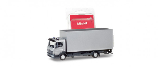 Herpa 013239 MiniKit Mercedes-Benz Atego Koffer-LKW mit Ladebordwand, silber