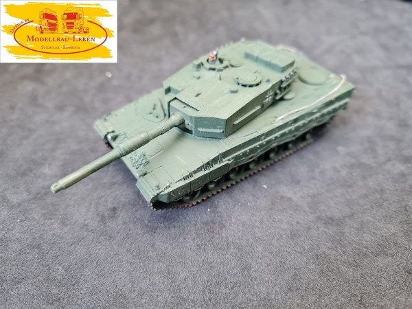 Roco Kampfpanzer Leopard 2A4 gesupert 1:87