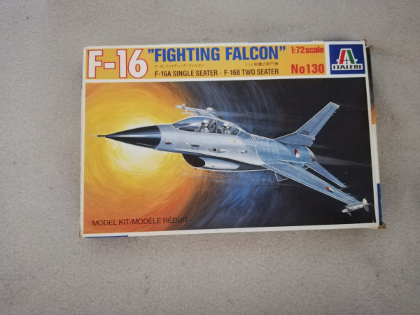 Italeri 130 F-16 Fighter Falcon