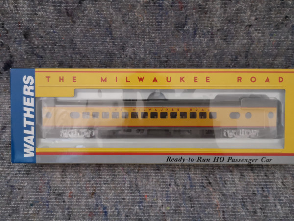 Walther 932-9252 Milwaukee Road 30 Seat Parlor Car