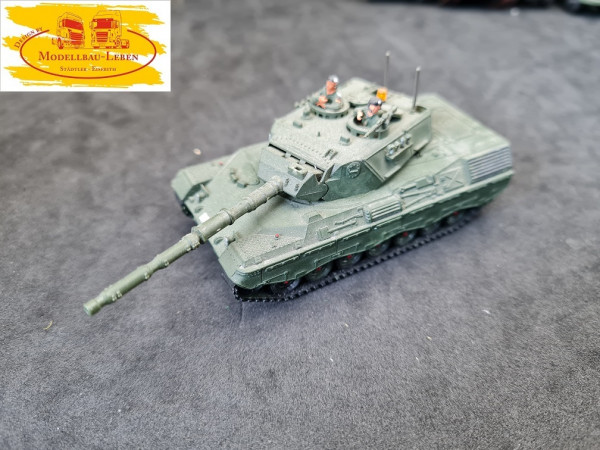 Roco Kampfpanzer Leopard 1A5 gesupert 1:87